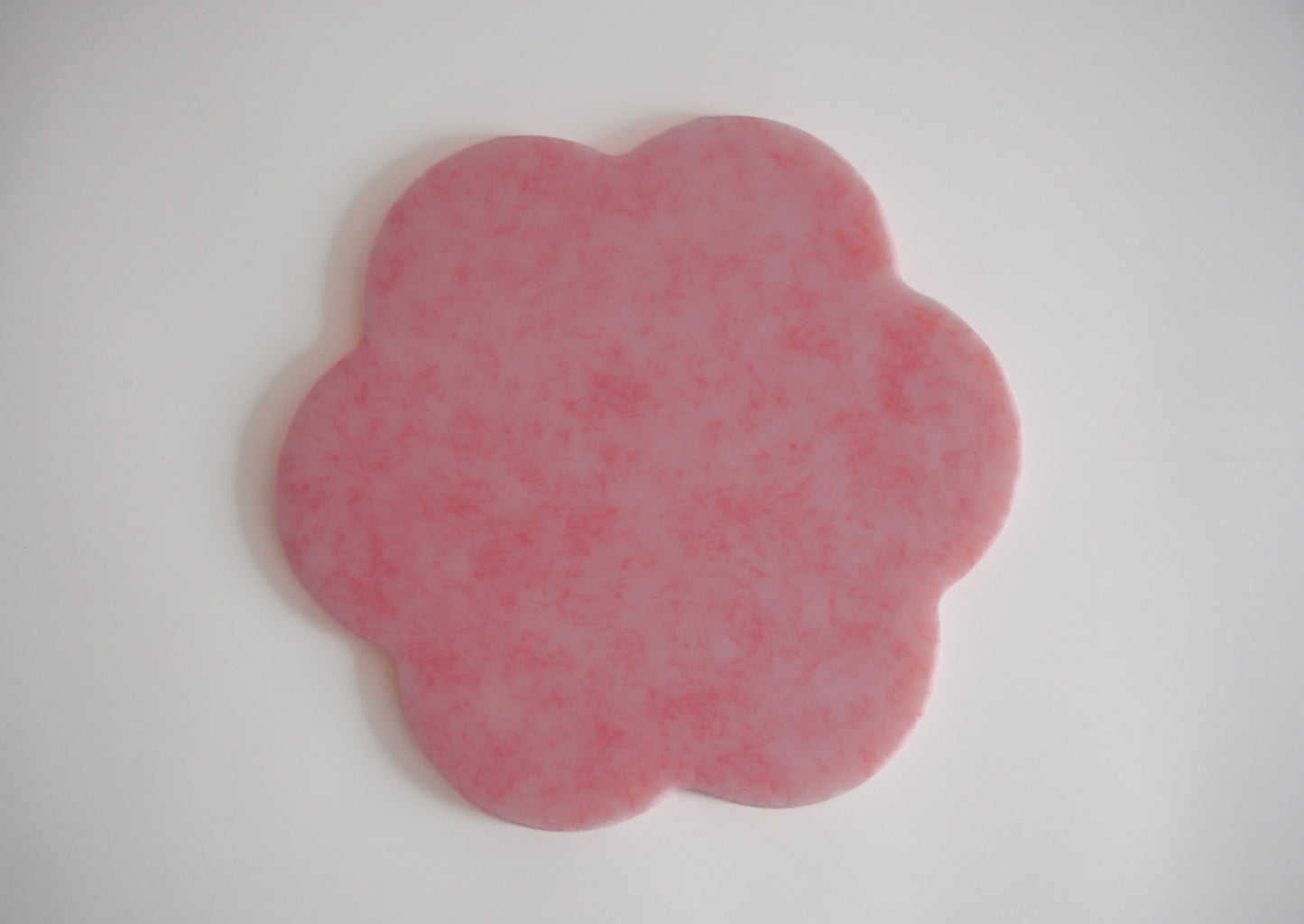 Pink flower-shaped chopping board